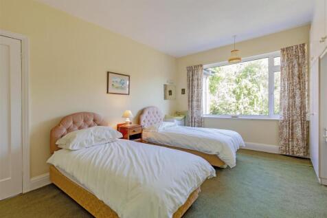 Bedroom 2-2.jpg