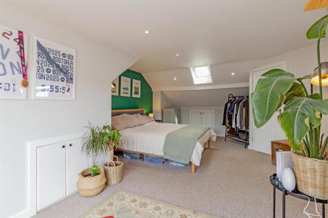 Bedroom 1-3.jpg