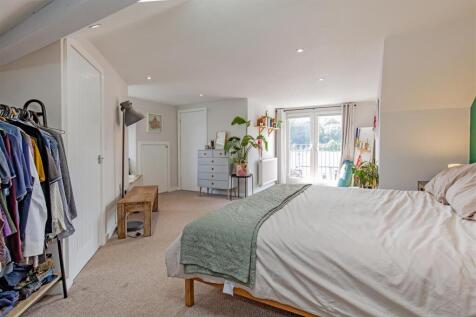 Bedroom 1-5.jpg