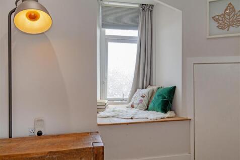 Bedroom 1-6.jpg