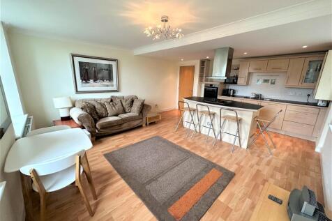 Open Plan Living/Dining Kitchen