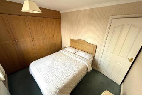bedroom 1 2 .jpg