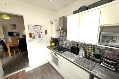 kitchen 2.jpg