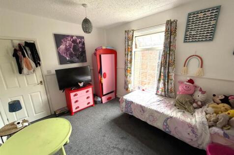 bed 2 1.jpg
