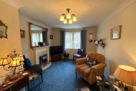 Living room 1 .jpg