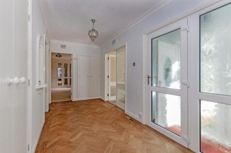 Entrance Hall-1.jpg