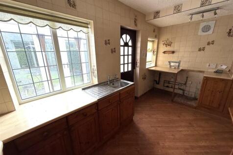 kitchen 2.jpg