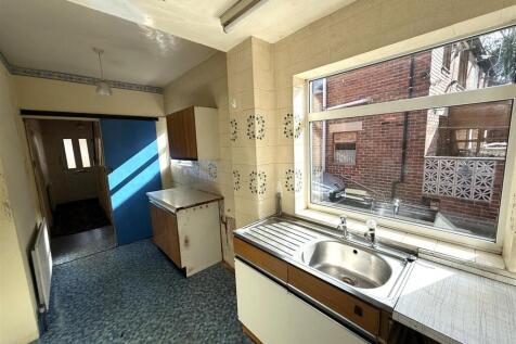 kitchen 2.jpg