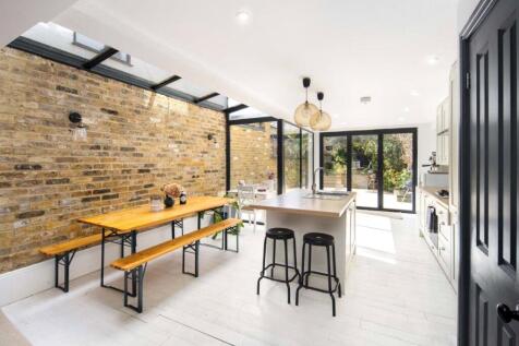 Living Room/Kitchen