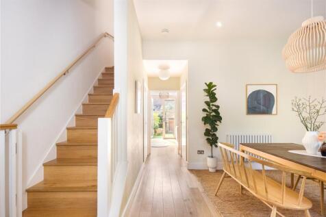 Hallway/Kitchen