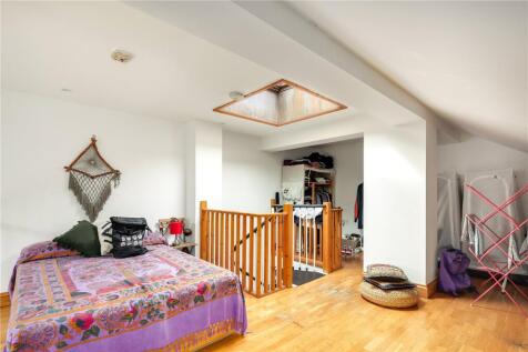 Living Area/Bedroom