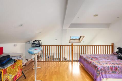 Living Area/Bedroom