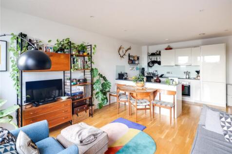 Living Area/Kitchen2