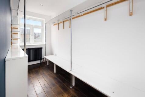 Walk-In Wardrobe