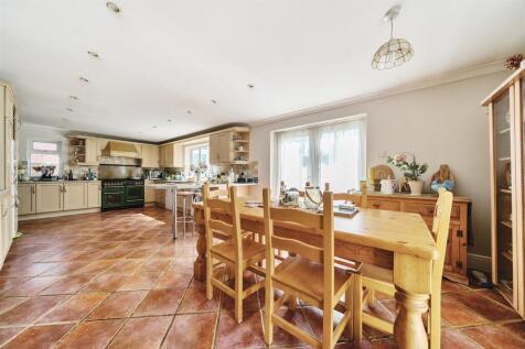 Kitchen / Breakfast Room