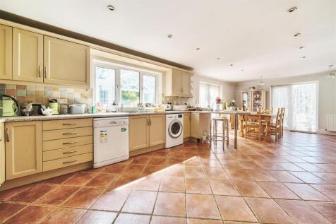 Kitchen / Breakfast Room