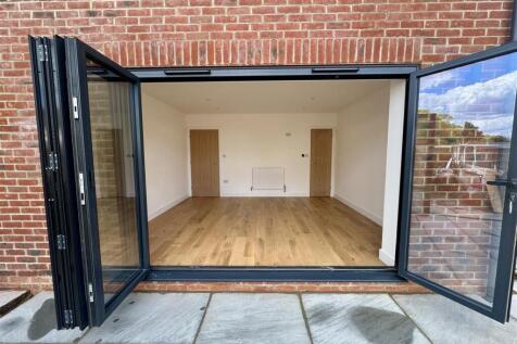 Bi-Fold
