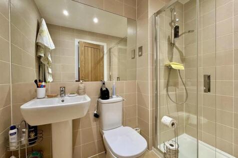 En-Suite Bathroom
