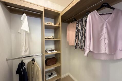 Walk-in Wardrobe