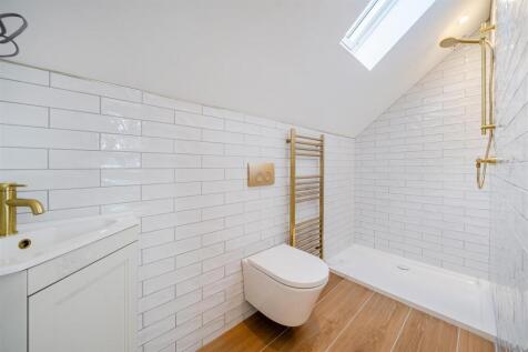 En-Suite Bathroom 2
