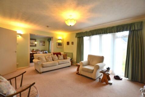 Living Room 1.JPG