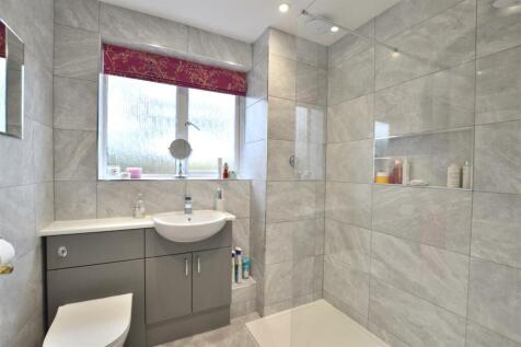 Family Bathroom.JPG