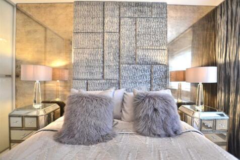 Bedroom One (1).JPG