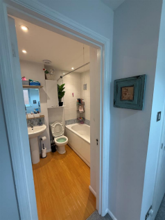 Family Bathroom.png