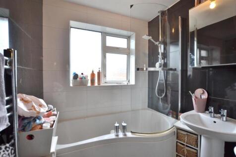 Family Bathroom.JPG