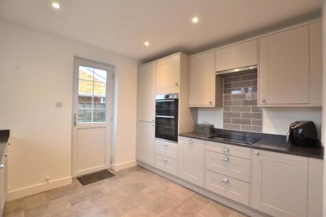 Kitchen 2.JPG