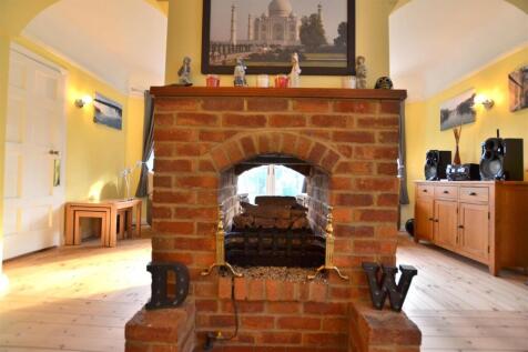 Living Room Fire Place.JPG