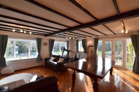 Games Room 1.JPG