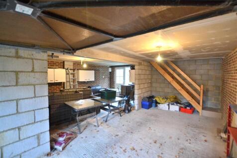 Double Garage.JPG