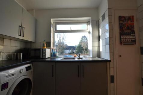 Kitchen 2 .JPG