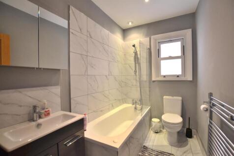 Family Bathroom.JPG