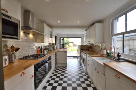 Kitchen 1.JPG