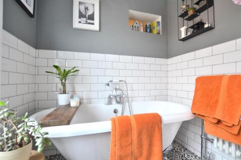 Family Bathroom.JPG