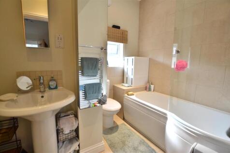 Family Bathroom.JPG