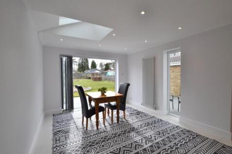 Dining Area.JPG