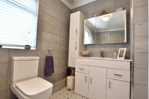 Ensuite 2 .JPG