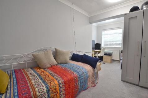 Bedroom 3 .JPG