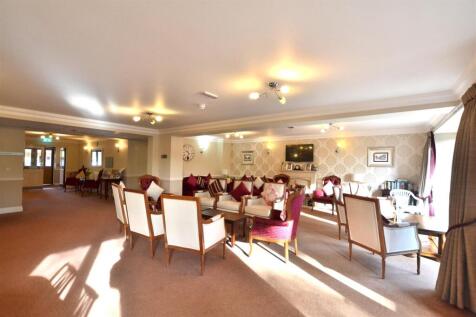 Communal Lounge 3.JPG
