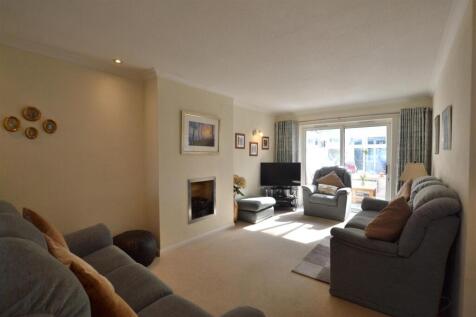 Living Room.JPG