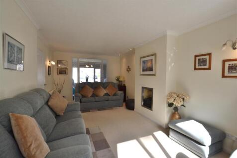 Living Room 1.JPG