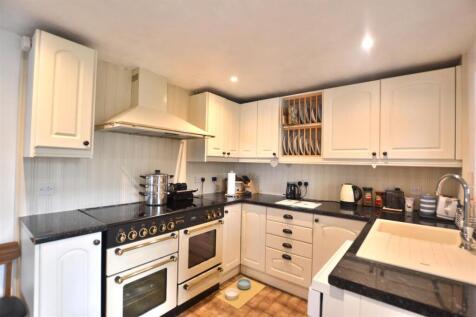 Kitchen 1.JPG