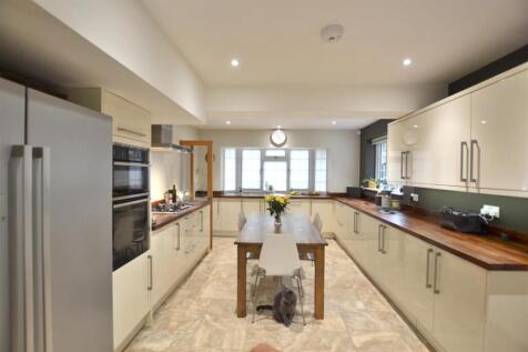 Kitchen 1.JPG