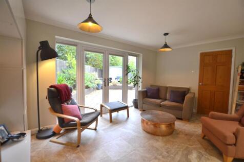 Family Room 1.JPG