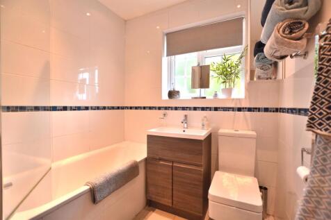 Family Bathroom.JPG
