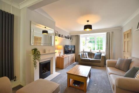 Living Room 1.JPG