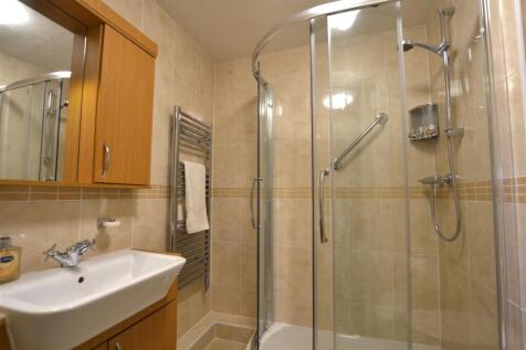 Bathroom.JPG